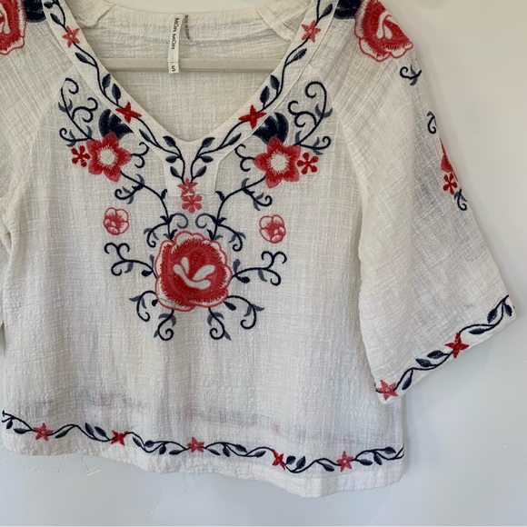 Floral Top - Picture 2 of 8